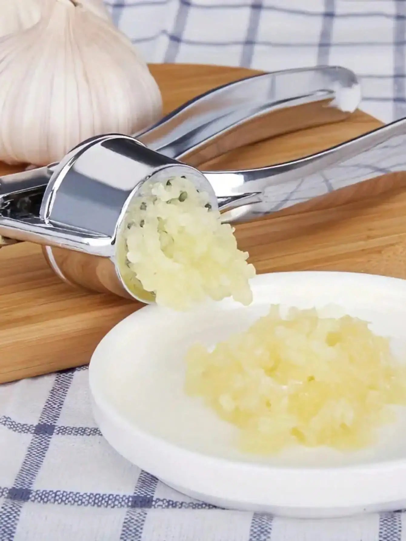 Garlic Press – Washable Garlic Crusher, Ginger Juicer & Masher | Essential Kitchen Gadget
