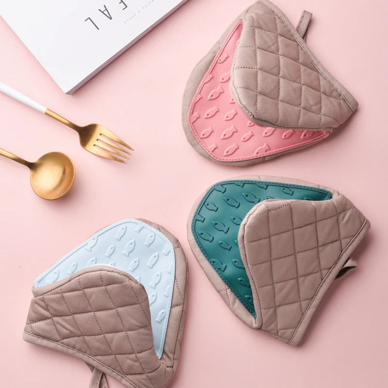 1PCS Fish-Shaped Silicone Oven Glove | Anti-Scald Heat-Resistant Kitchen Glove, Multi-Purpose Dish & Tray Holder